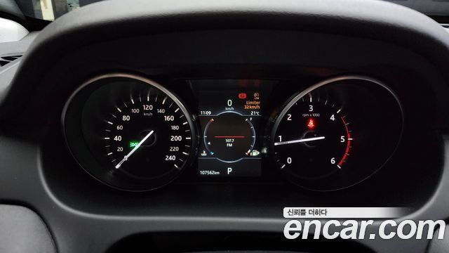 Land Rover Discovery Sport 2017 thumb 8