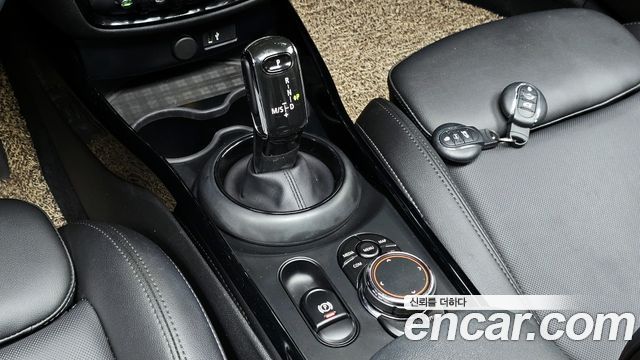 Mini Clubman 2019 thumb 10