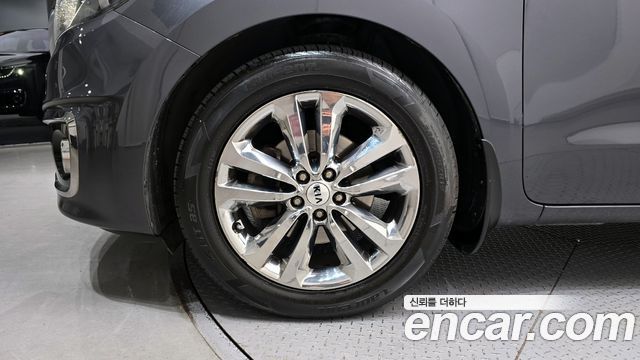 Kia Carnival 2016 thumb 6