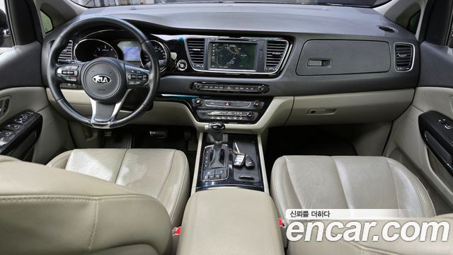 Kia Carnival 2016 thumb 8