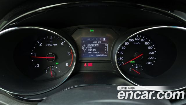 Kia Carnival 2016 thumb 9