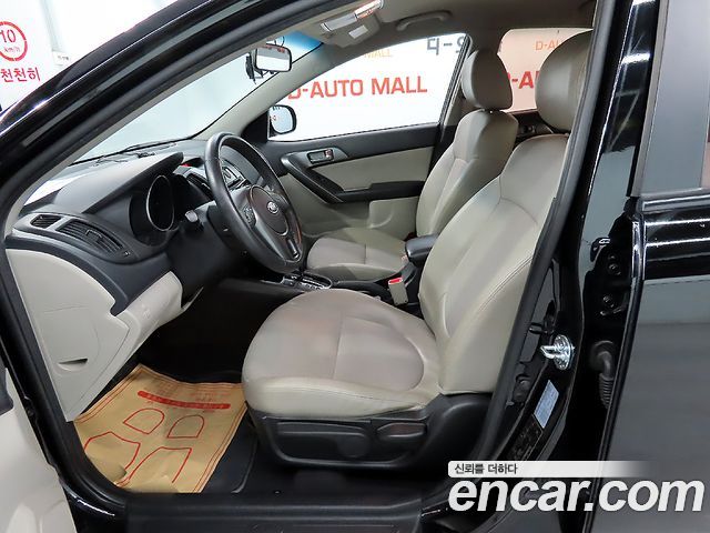 Kia Carens 2010 thumb 7