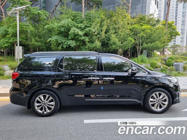 Kia Carnival 2014 thumb 6