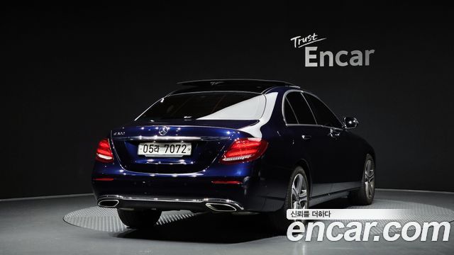 Mercedes-Benz E-Class 2019 thumb 3
