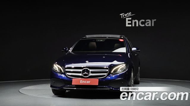 Mercedes-Benz E-Class 2019 thumb 4