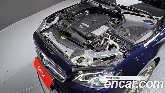 Mercedes-Benz E-Class 2019 thumb 7
