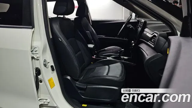 SsangYong Tivoli 2021 thumb 10