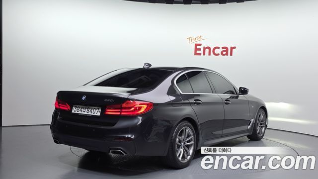 BMW 5 серии 2020 thumb 3