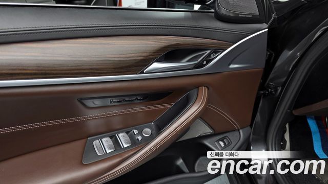 BMW 5 серии 2020 thumb 11
