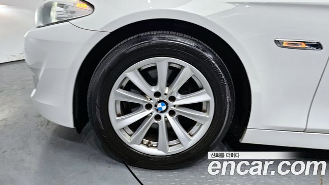 BMW 5 серии 2011 thumb 5