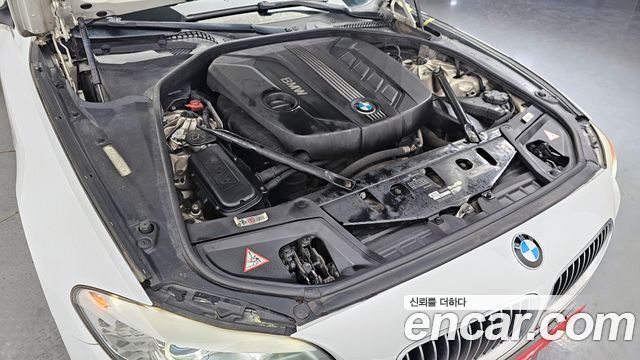 BMW 5 серии 2011 thumb 6