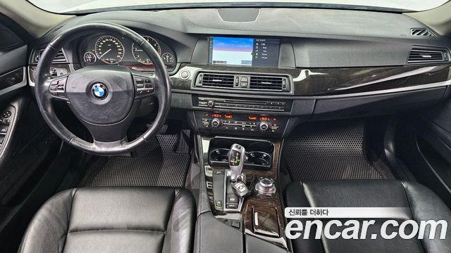 BMW 5 серии 2011 thumb 7