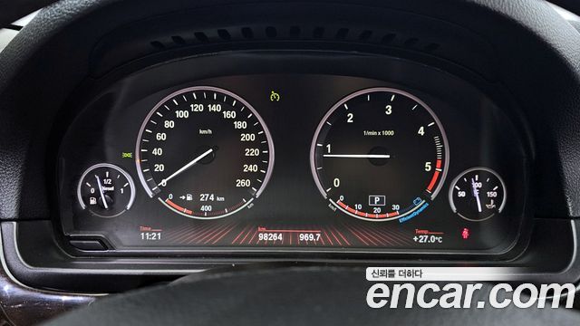 BMW 5 серии 2011 thumb 8