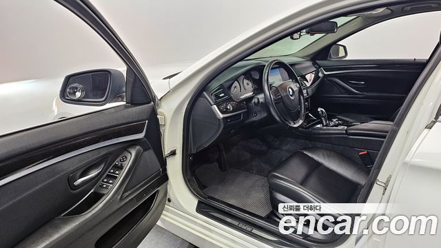 BMW 5 серии 2011 thumb 12