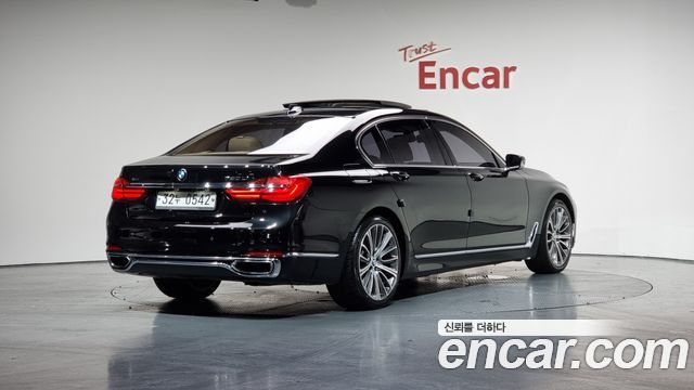BMW 7 серии 2016 thumb 3