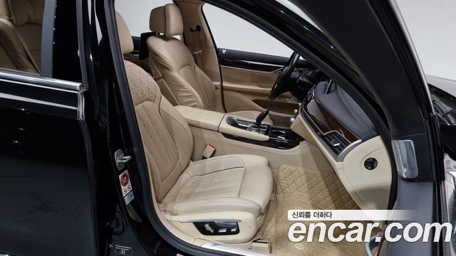 BMW 7 серии 2016 thumb 11