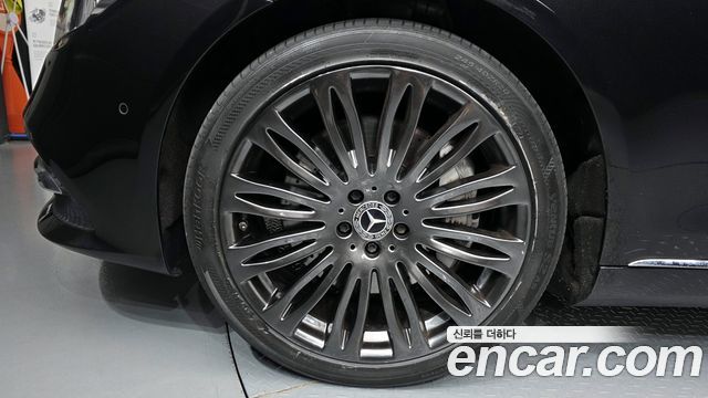 Mercedes-Benz S-Class 2019 thumb 6