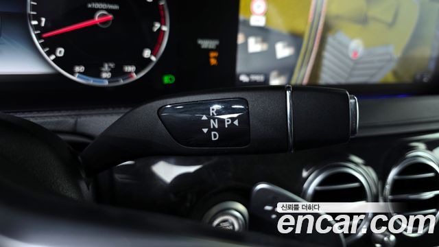 Mercedes-Benz S-Class 2019 thumb 10