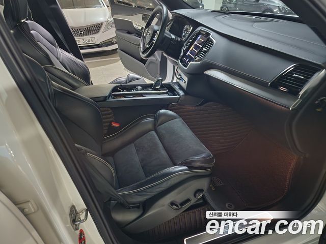 Volvo XC90 2020 thumb 10