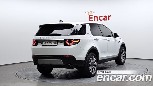 Land Rover Discovery Sport 2017 thumb 3