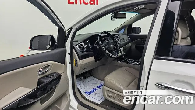 Kia Carnival 2019 thumb 10
