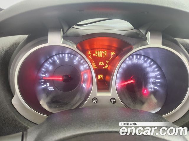 Nissan Juke 2014 thumb 8