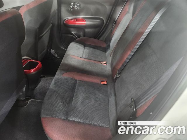Nissan Juke 2014 thumb 10