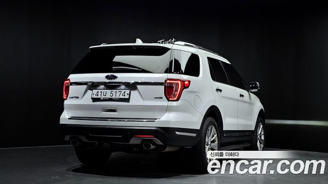 Ford Explorer 2019 thumb 3