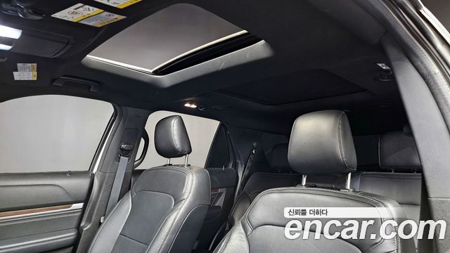 Ford Explorer 2019 thumb 12