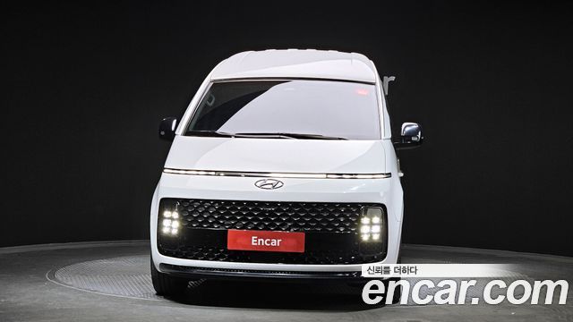 Hyundai Staria 2023 thumb 4