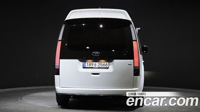 Hyundai Staria 2023 thumb 5