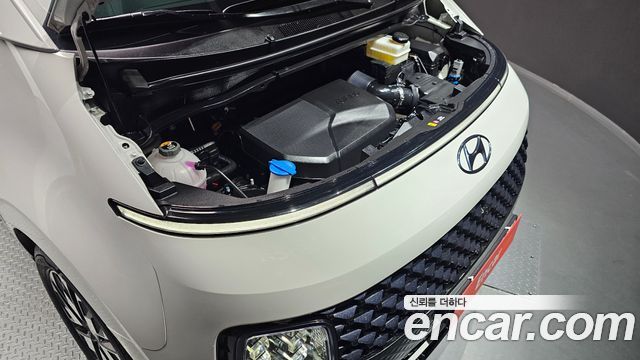Hyundai Staria 2023 thumb 7
