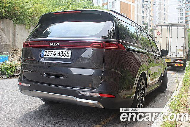 Kia Carnival 2023 thumb 5