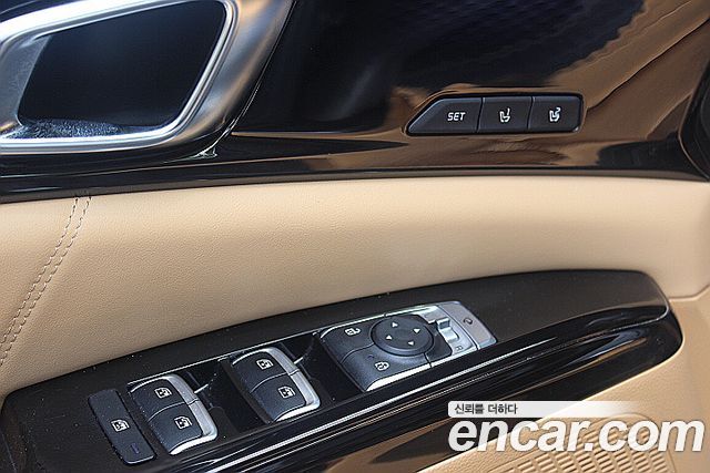 Kia Carnival 2023 thumb 11