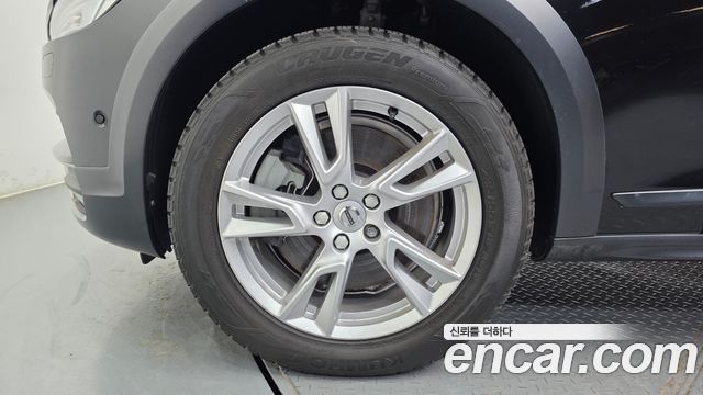 Volvo V90 2017 thumb 6