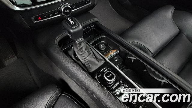 Volvo V90 2017 thumb 10
