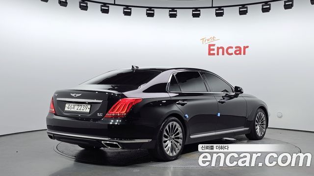 Genesis G90 2018 thumb 3