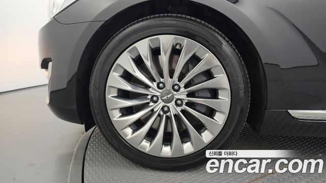 Genesis G90 2018 thumb 6