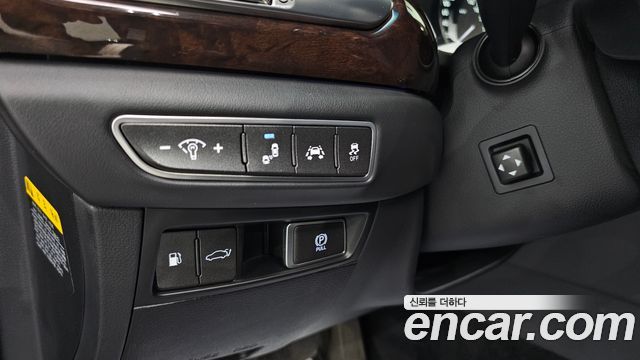 Genesis G90 2018 thumb 12