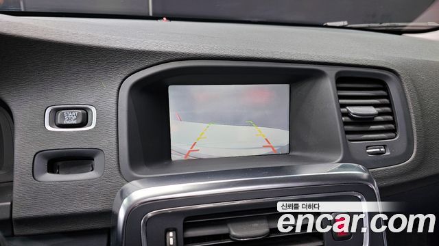 Volvo S60 2011 thumb 12
