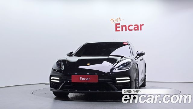 Porsche Panamera 2023 thumb 4