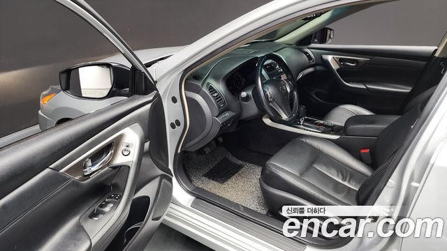Nissan Altima 2013 thumb 10