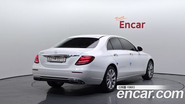 Mercedes-Benz E-Class 2018 thumb 3