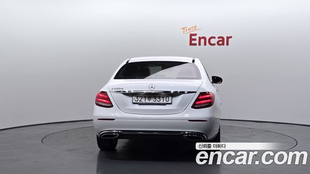 Mercedes-Benz E-Class 2018 thumb 5