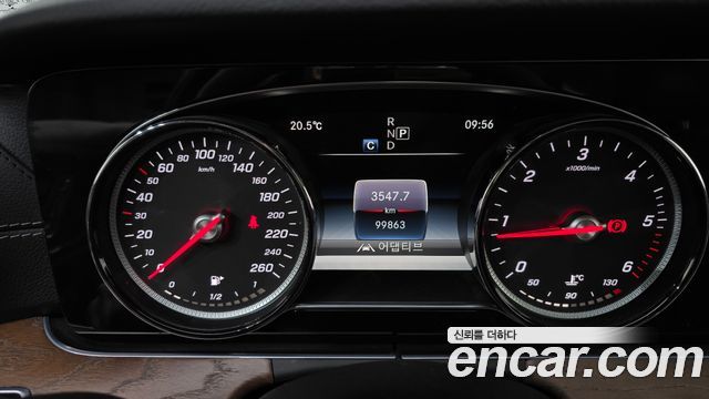 Mercedes-Benz E-Class 2018 thumb 9