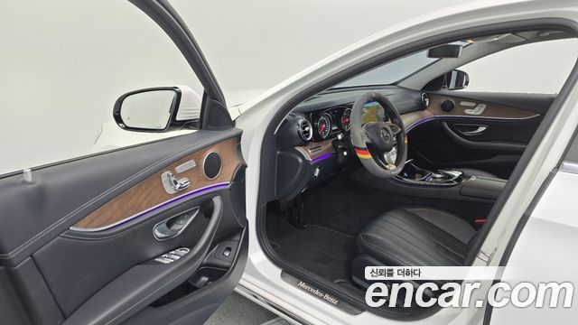 Mercedes-Benz E-Class 2018 thumb 11