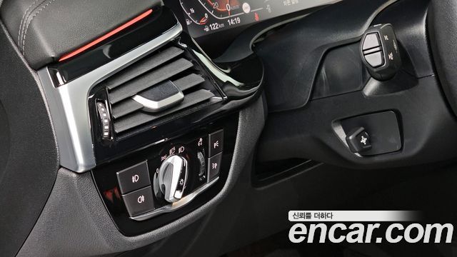 BMW 5 серии 2020 thumb 11