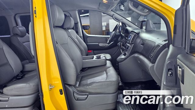 Hyundai Starex 2015 thumb 10