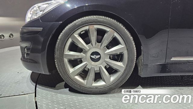 Hyundai Genesis 2012 thumb 6
