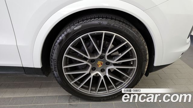 Porsche Cayenne 2021 thumb 6